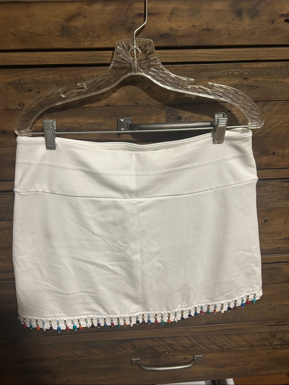 Intro Love the Fit White Beaded Hem Mini Skort. Resort. Vacation. Country club.